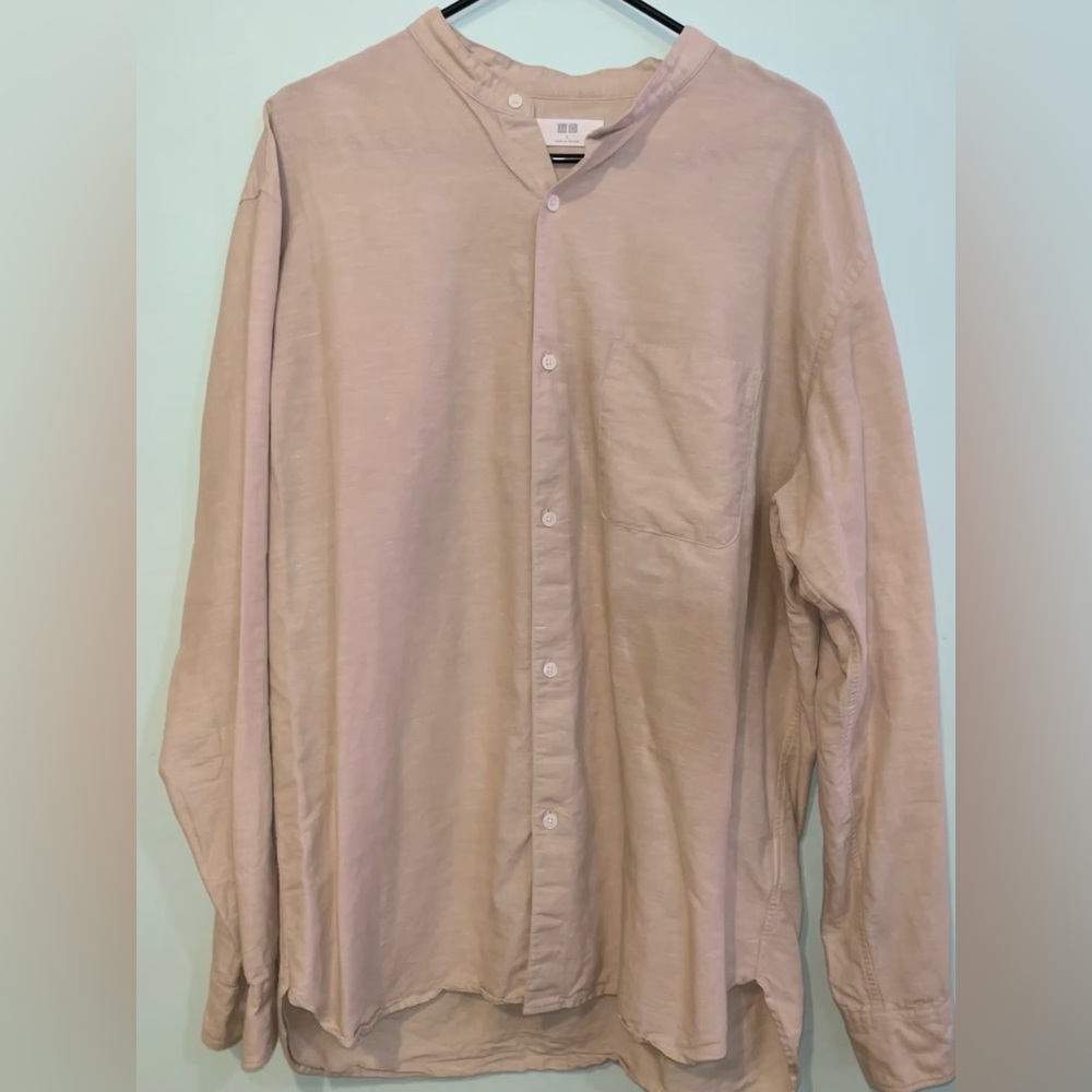 Uniqlo tan khaki Linen Button Down Shirt - Men’s Large